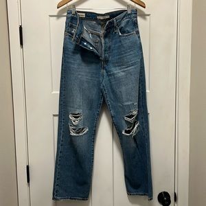 Levi’s “Ribcage Straight Ankle” Jeans